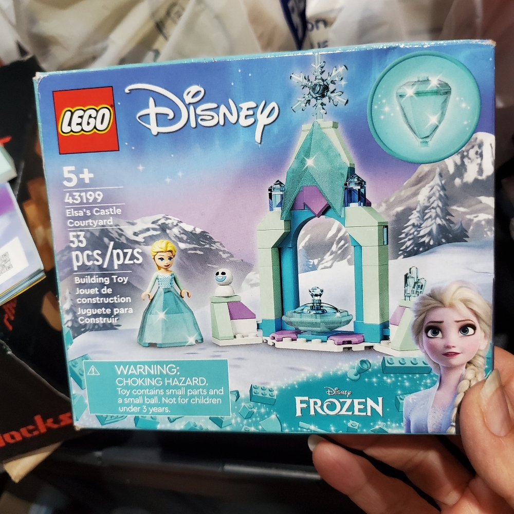 LEGO Disney Princess Elsa’s Castle Courtyard 43199 Frozen